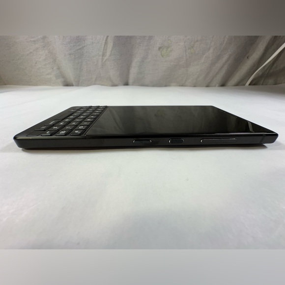 BlackBerry Key2 - Picture 3 of 6